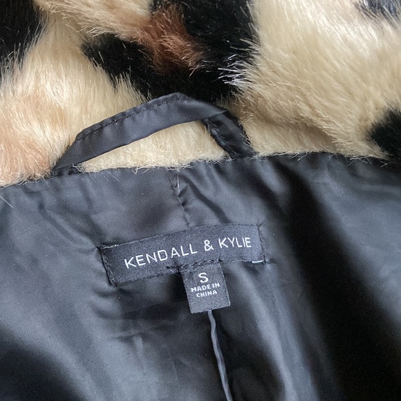 Kendall & Kylie Leopard Coat - Picture 4 of 9